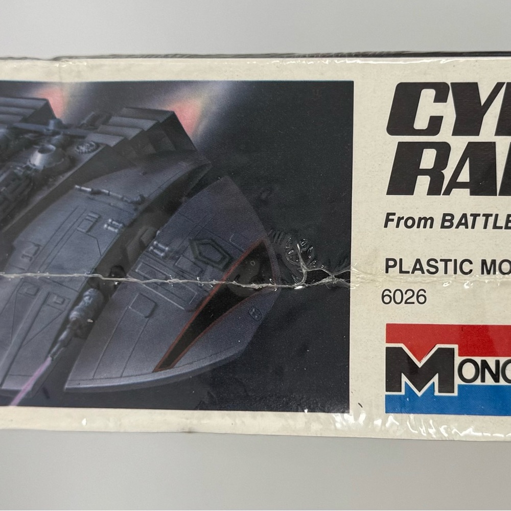 Monogram Battlestar Galactica Cyclon Raider Model Kit 6026 Factory Sealed 78 NIB - Picture 2 of 6